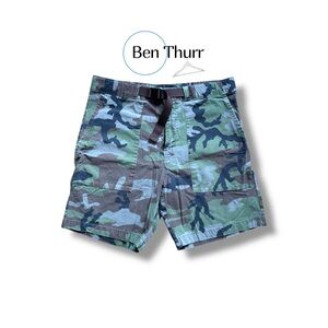 Size 32 - Nike SB Cargo Shorts Camo